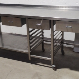 Mobile stainless steel table